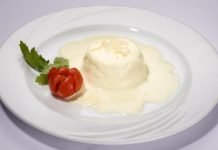 Sformatino su fonduta al formaggio di fossa